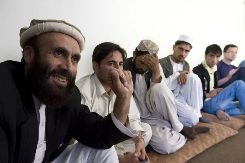 Lehrerfortbildung in Peter Schwitteks Haus in Kabul. © Foto: Ulf Reinhardt für Peace Counts