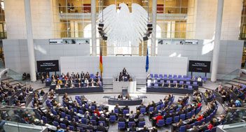 Mehr Infos zum Bundestag. Foto: Deutscher Bundestag/Thomas Trutschel/photothek.net